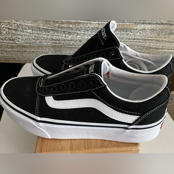 Vans Canvas NEW Old Skool size 7.5 - Picture 2 of 8